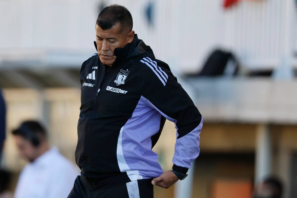 dirigiendo a Colo Colo en Quillota. Foto: Aton.