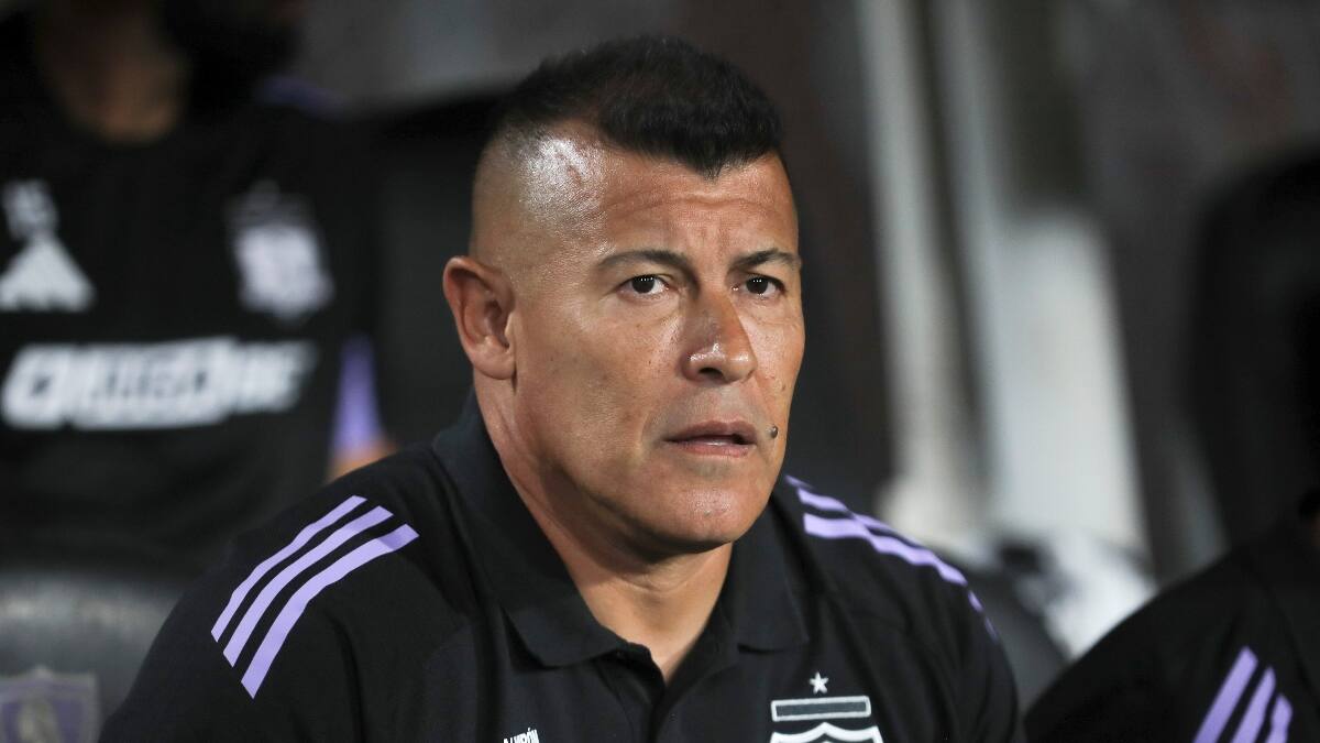 Revelan lo que generó el enojo de Jorge Almirón contra Héctor Robles tras el empate de Colo Colo