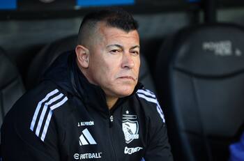 El refuerzo de lujo que le prometieron a Jorge Almirón y que no llegará a Colo Colo por este motivo