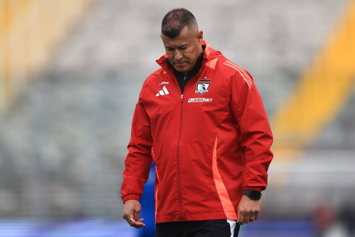 El técnico argentino no seguirá en Colo Colo