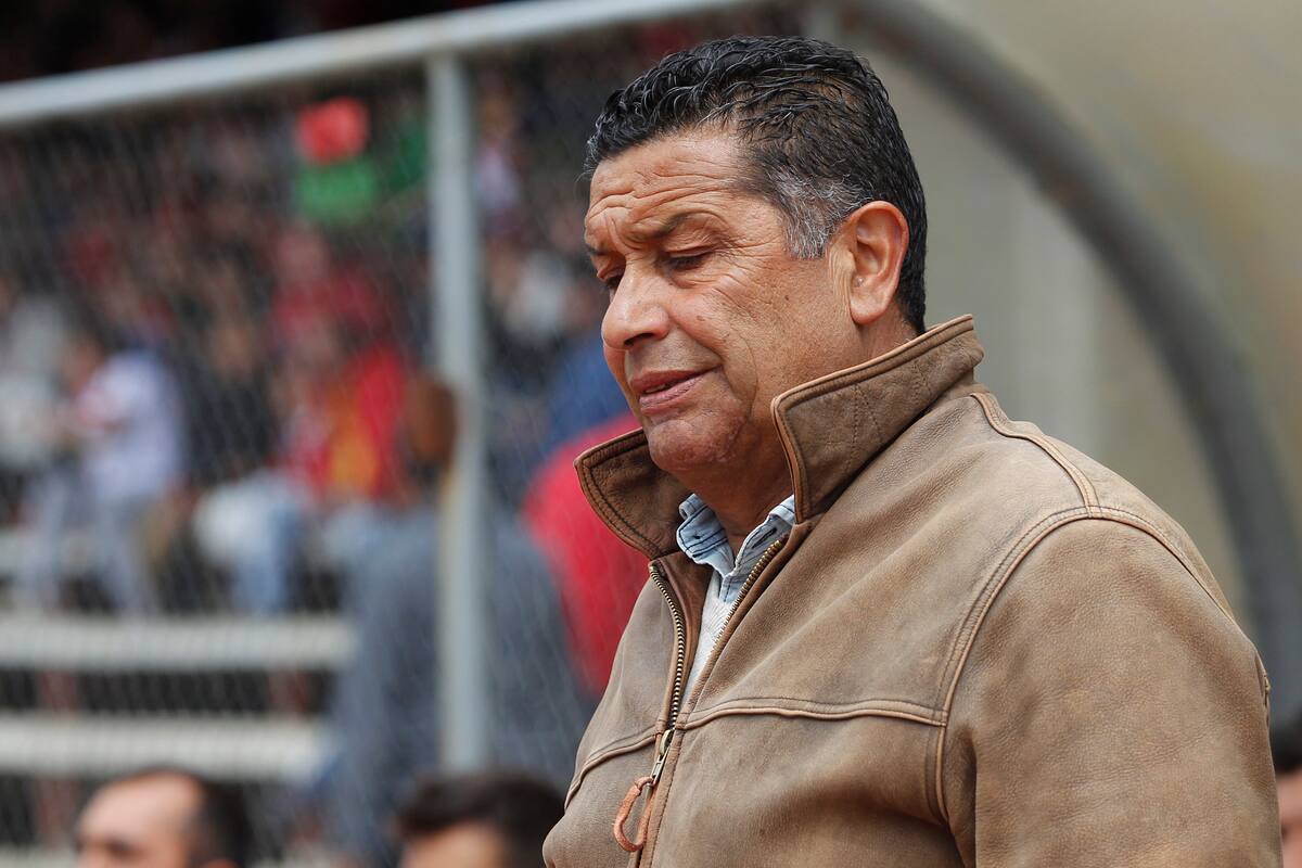 Para el entrenador, dos de la generación Dorada deben seguir en la Roja: Aránguiz y Sánchez. "Alexis, con una condición: que juegue como delantero, no como volante".