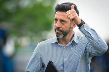 Sube su cotización: técnico que está en la mira de Colo Colo se coronó campeón con histórica campaña