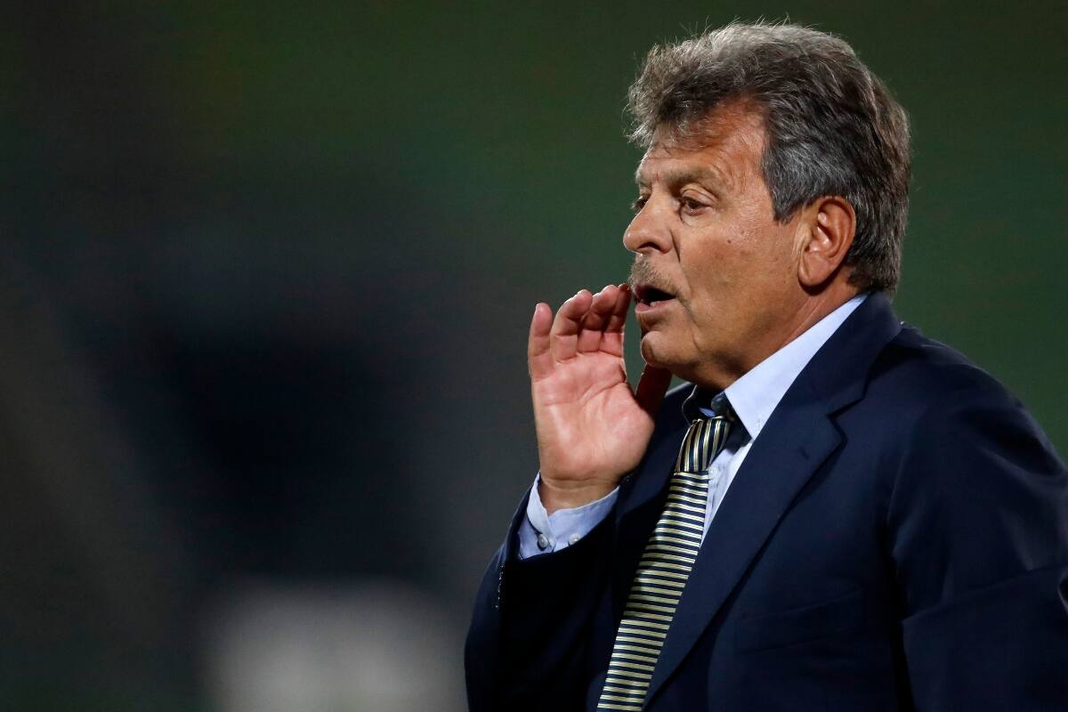 Jorge Garcés se molesta con los extranjeros.