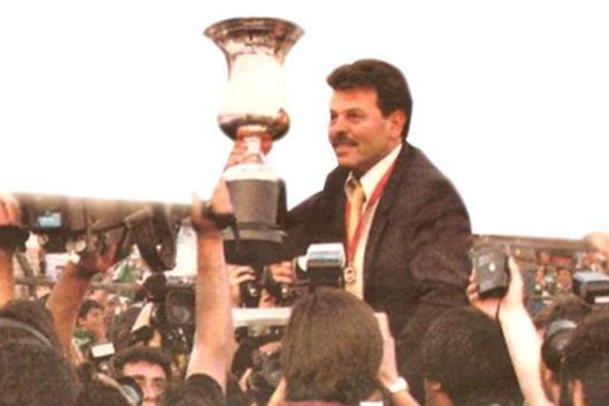 El entrenador chileno fue campeón con Santiago Wanderers en 2001.