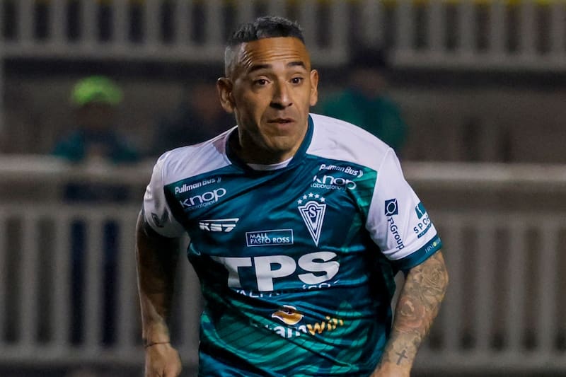 El mediocampista de Santiago Wanderers se refirió a las críticas al plantel por la racha sin triunfos. Foto: Agencia ATON