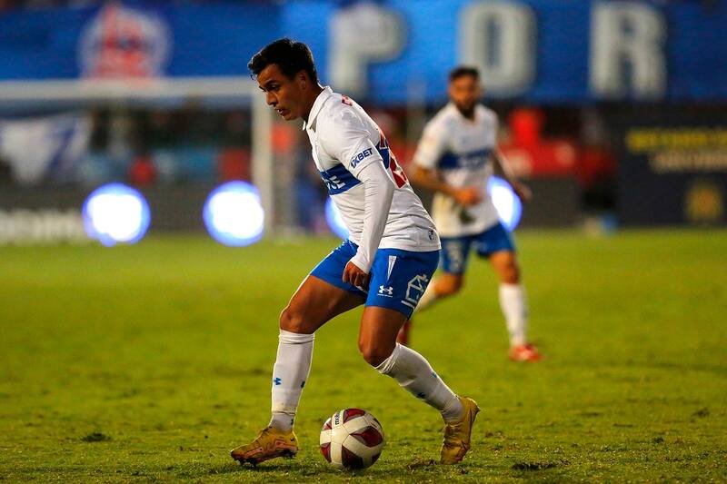 Jorge Ortiz podría ser el "10" de la UC ante Magallanes. Foto: Agencia Aton.
