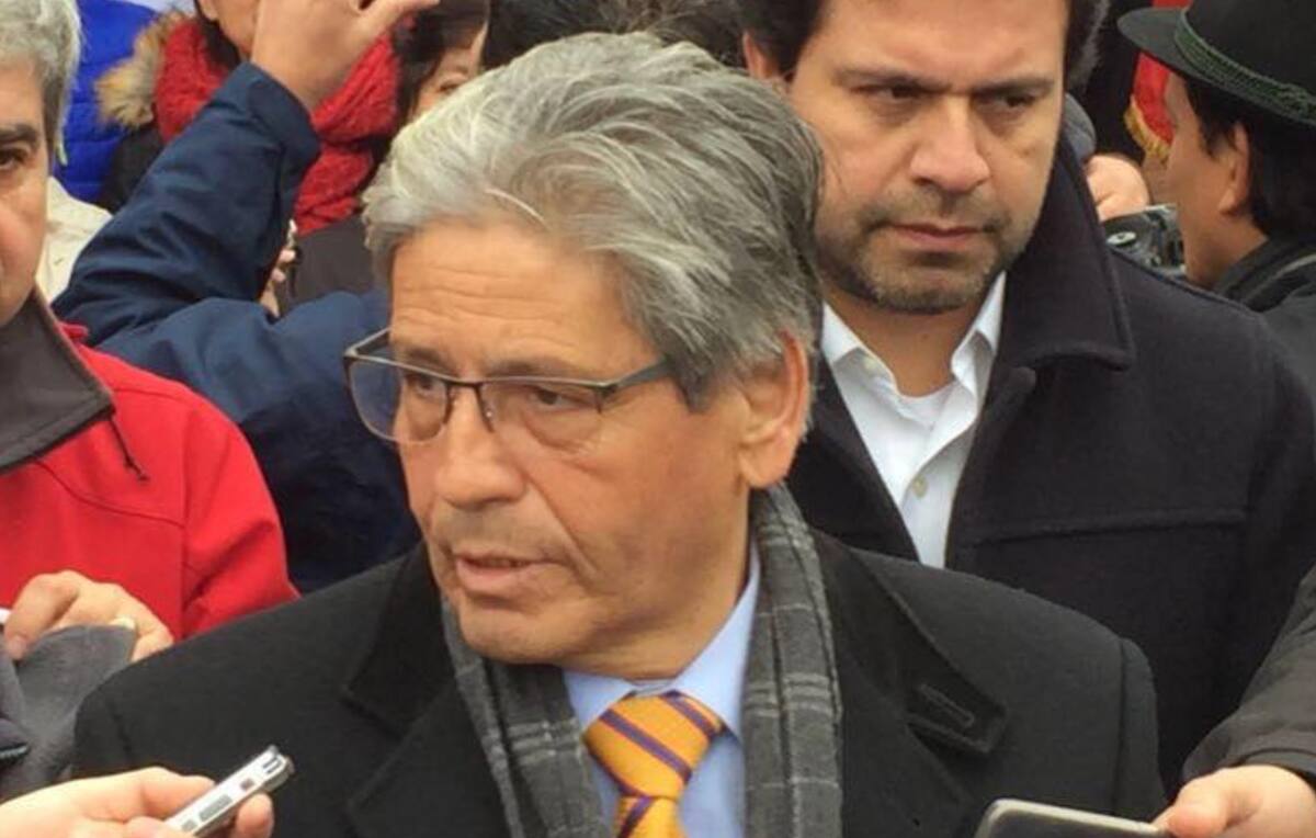 El alcalde de Florida fue encontrado muerto en su casa este lunes.