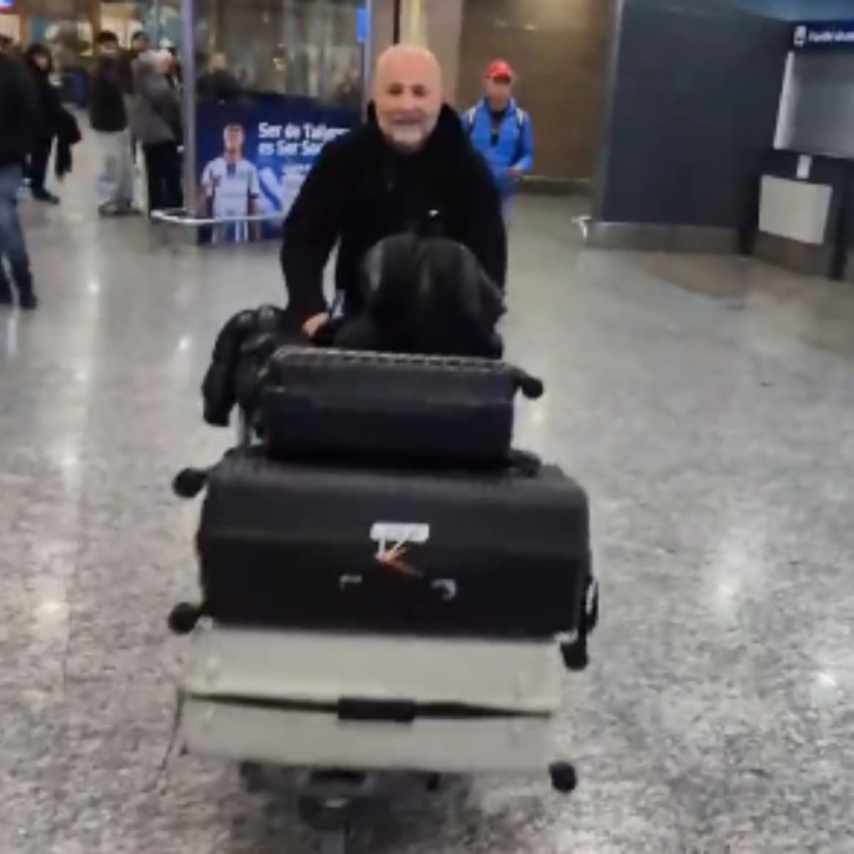 VIDEO | Jorge Sampaoli llegó a Córdoba y asegura que cambiará la “identidad que tenía el equipo”