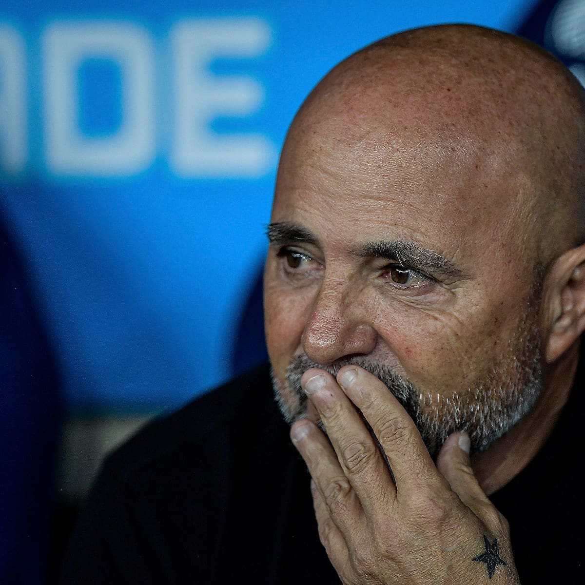 La cláusula que podría acercar a Sampaoli a la U y reabre la vieja polémica por sus salidas millonarias