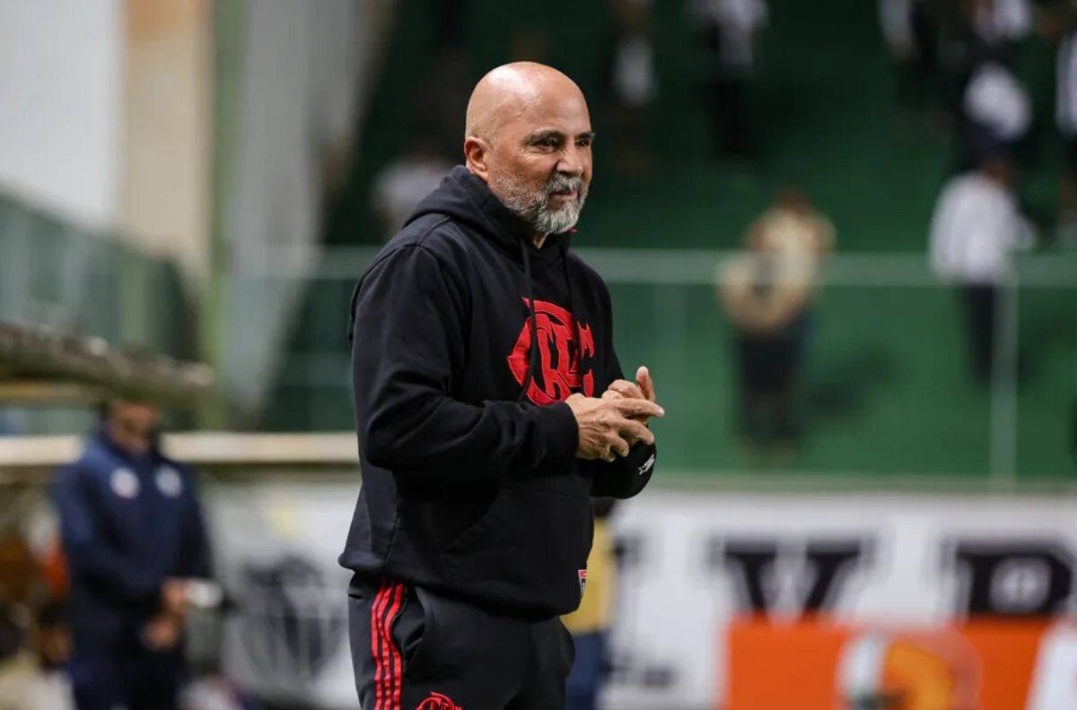 Jorge Sampaoli prepara el buzo y podría reencontrarse con La Roja en las Eliminatorias