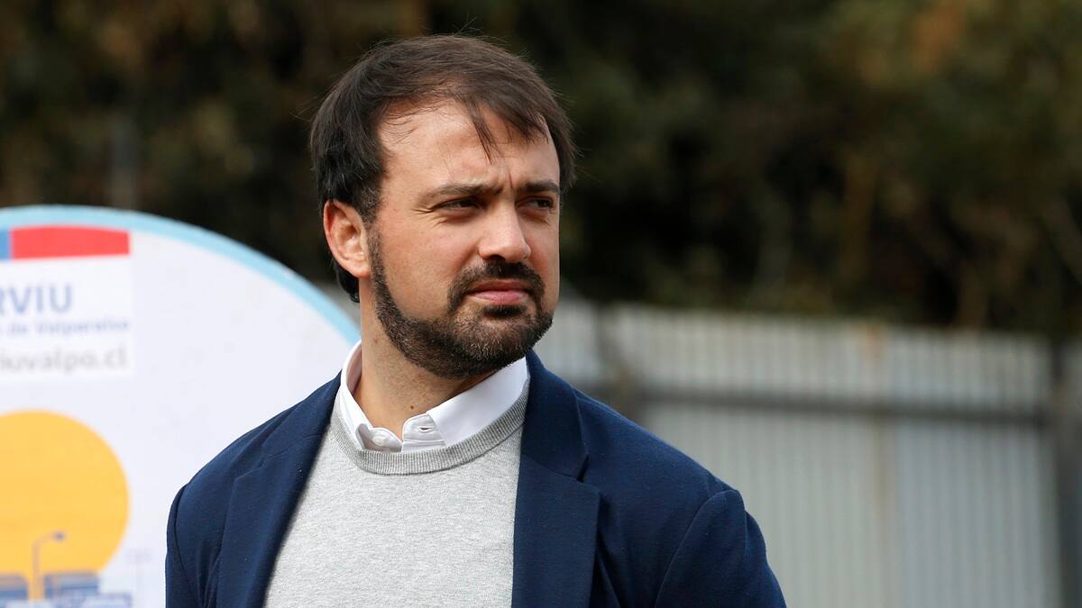 Jorge Shap presenta su renuncia a la alcaldía de Valparaíso