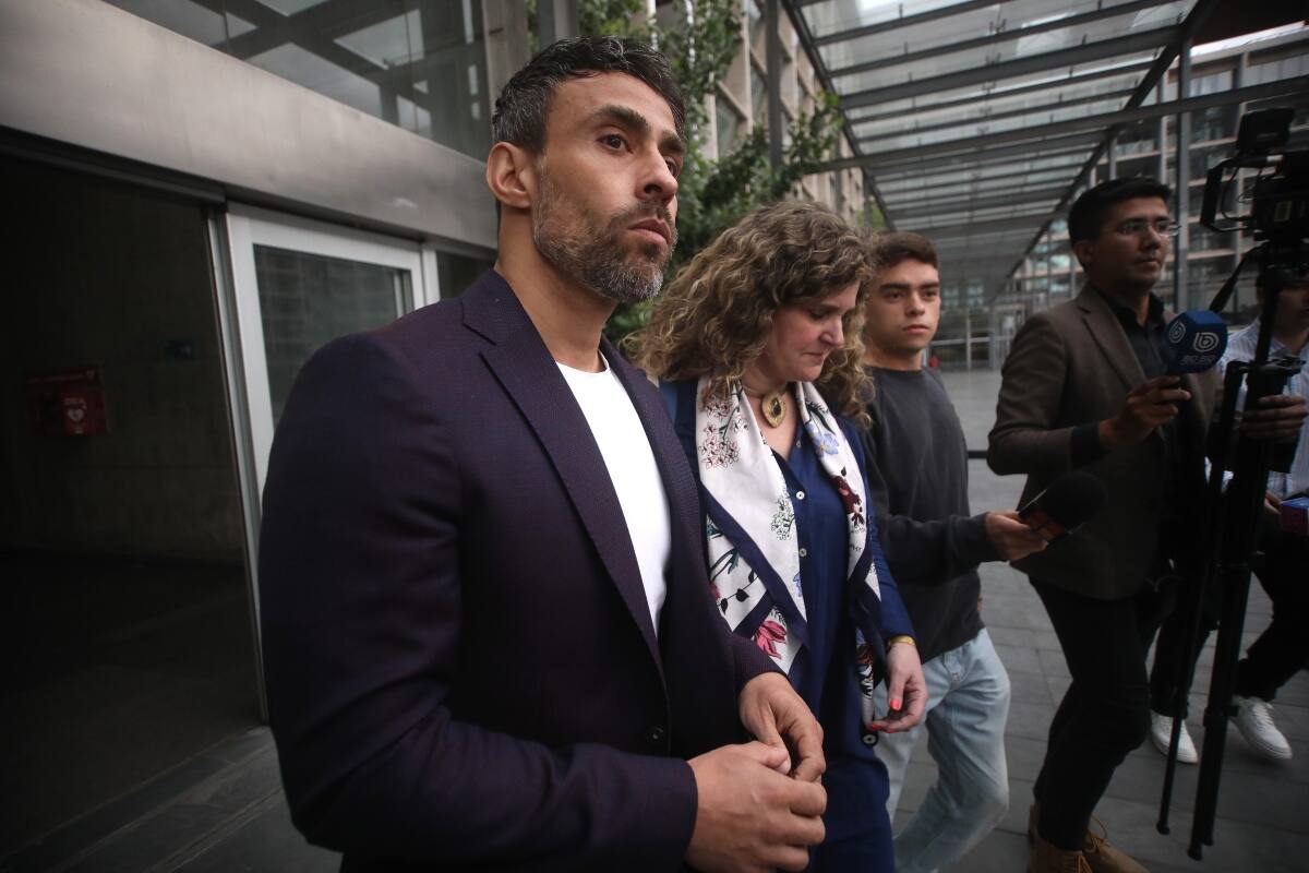 sigue sumando problemas.