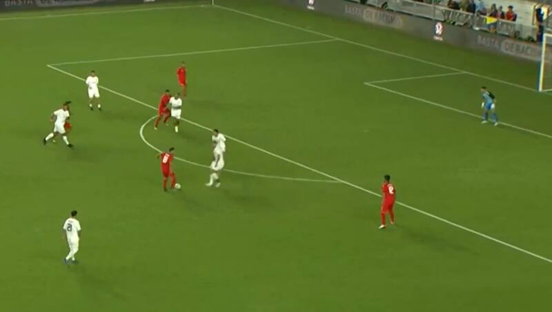 elaboró espectacular jugada con Ronaldinho.