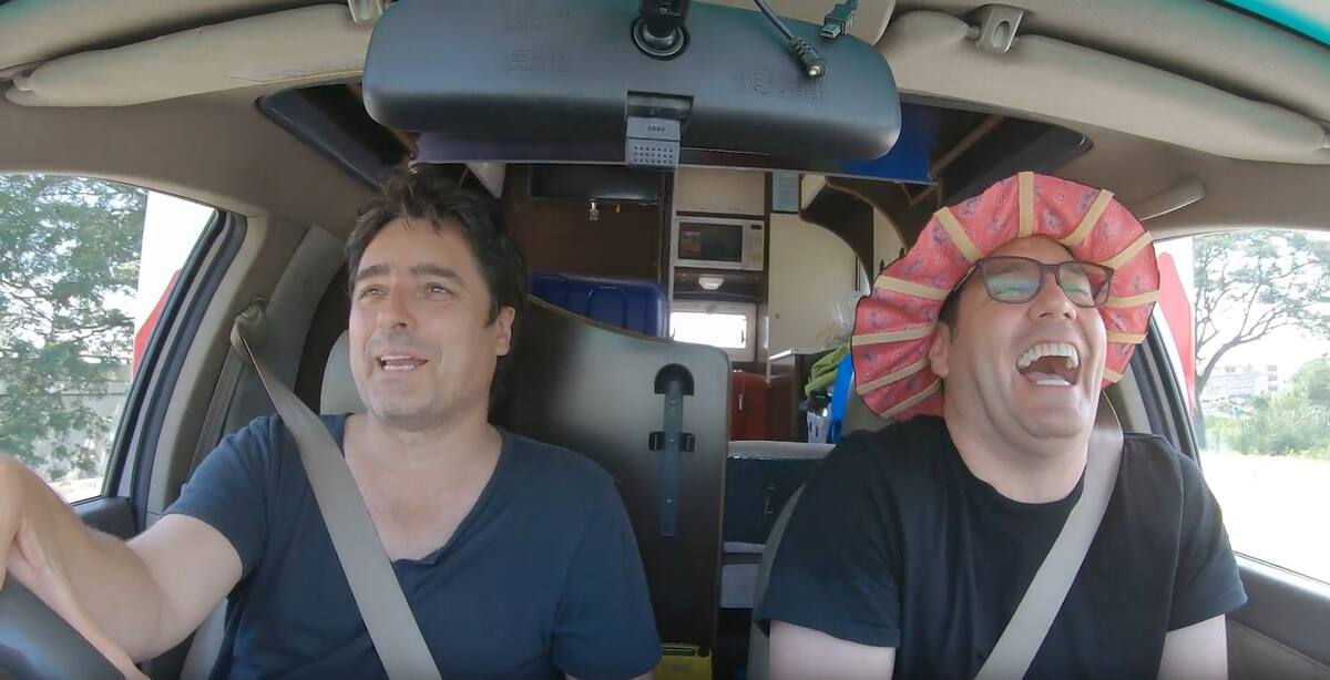 El actor conduce un Audi RS4 V8.