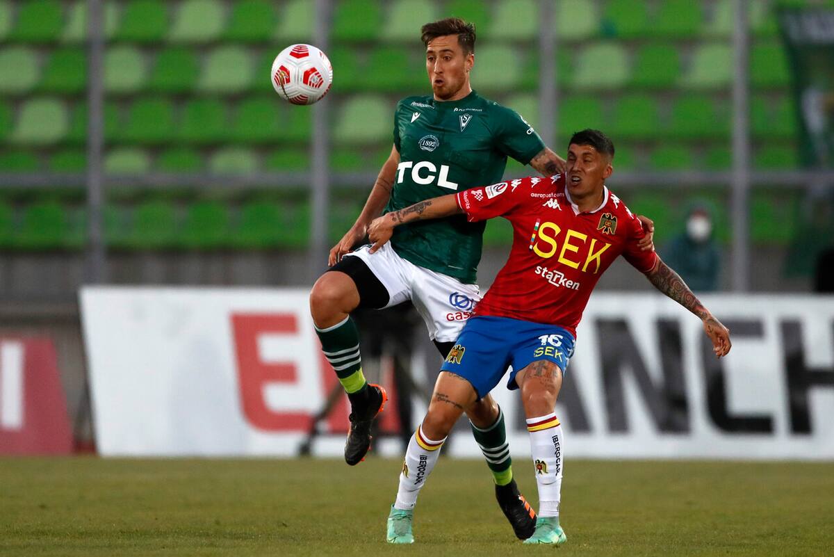 El zaguero en su paso por Wanderers. Foto: Agencia Aton.
