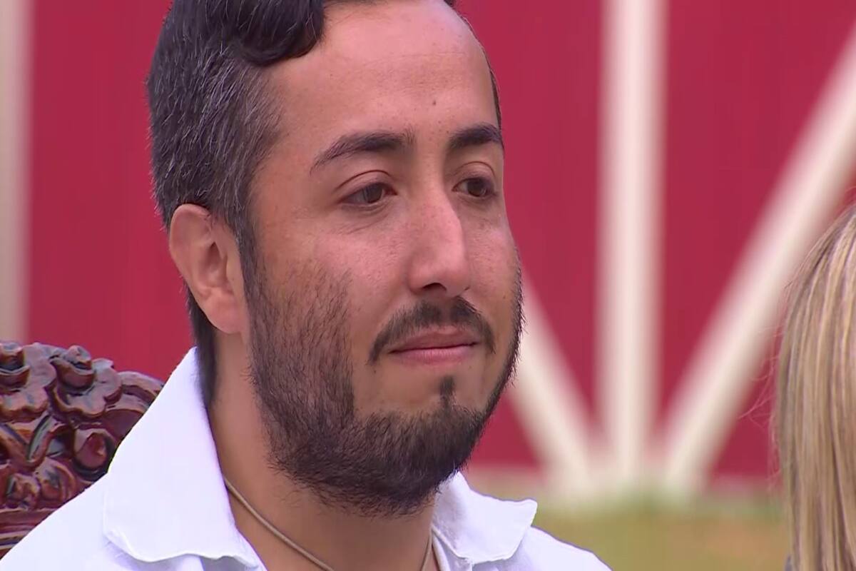 José Ángel González, el poeta de "Ganar o Servir"