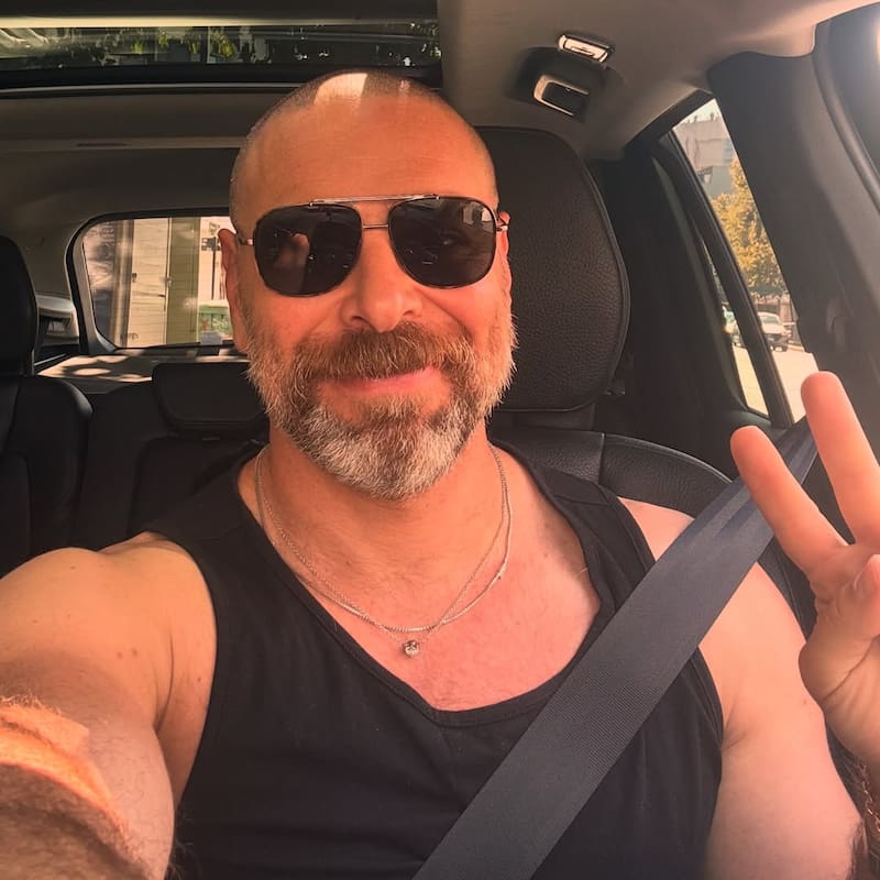 El periodista lució su nuevo corte de pelo.