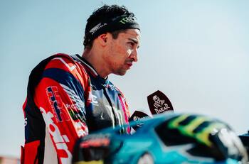 Nacho Cornejo sufrió problemas mecánicos y se aleja del podio en el Dakar