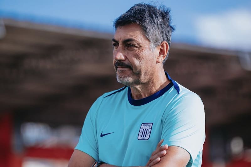 analizó el partido contra la U. Foto: @AlianzaLimaFF