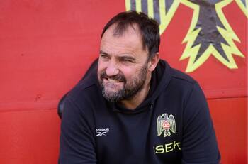 Coto Sierra tras el descalabro: “Hoy debo ser el peor técnico de la historia de Unión Española”