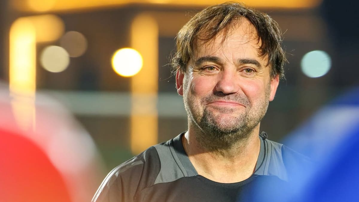 No vuelve a Chile: José Luis Sierra recibe una importante noticia sobre su futuro en Qatar