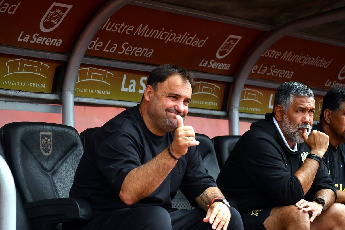 , entrenador de Unión Española. Agencia Aton