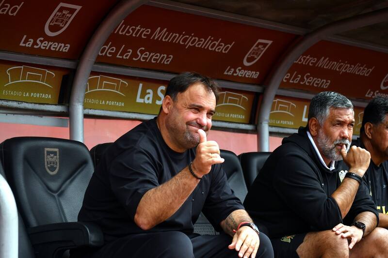 , entrenador de Unión Española. Agencia Aton