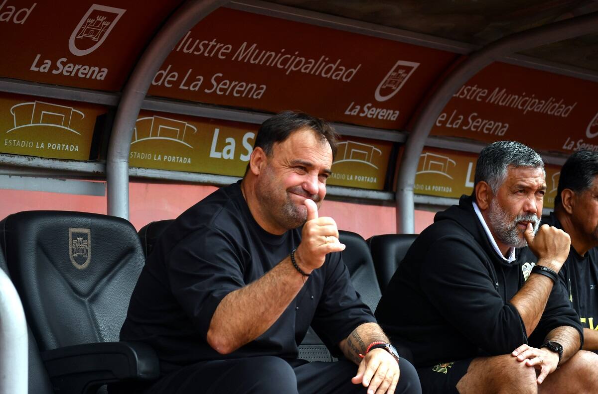 Tras su triste paso por Unión Española: José Luis Sierra volvería a dirigir en este equipo