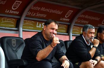 Tras su triste paso por Unión Española: José Luis Sierra volvería a dirigir en este equipo