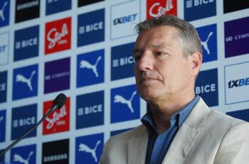 ¿El último revés del Tati Buljubasich en Cruzados? La UC recibió un nuevo golpe