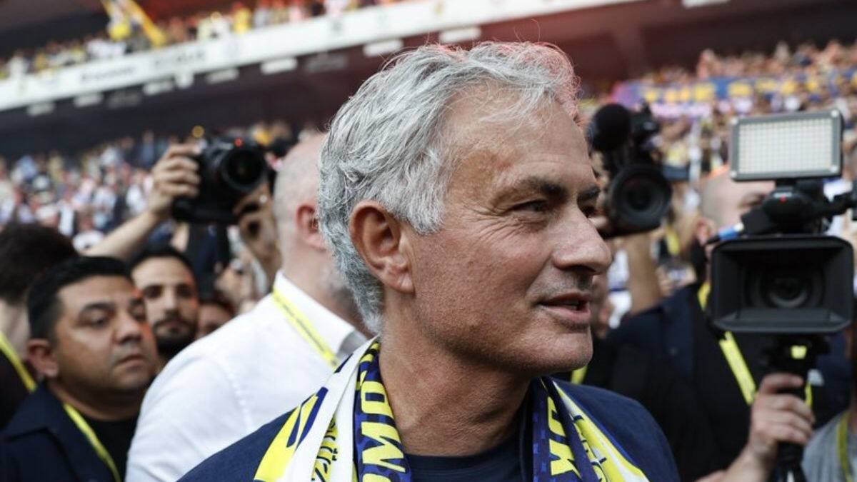 No clasifica a Champions, pero es viral por su facha: José Mourinho es furor en redes sociales