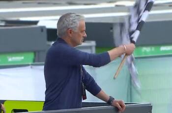 VIDEO | José Mourinho aprovecha su descanso para “pitutear” en el GP de Portugal