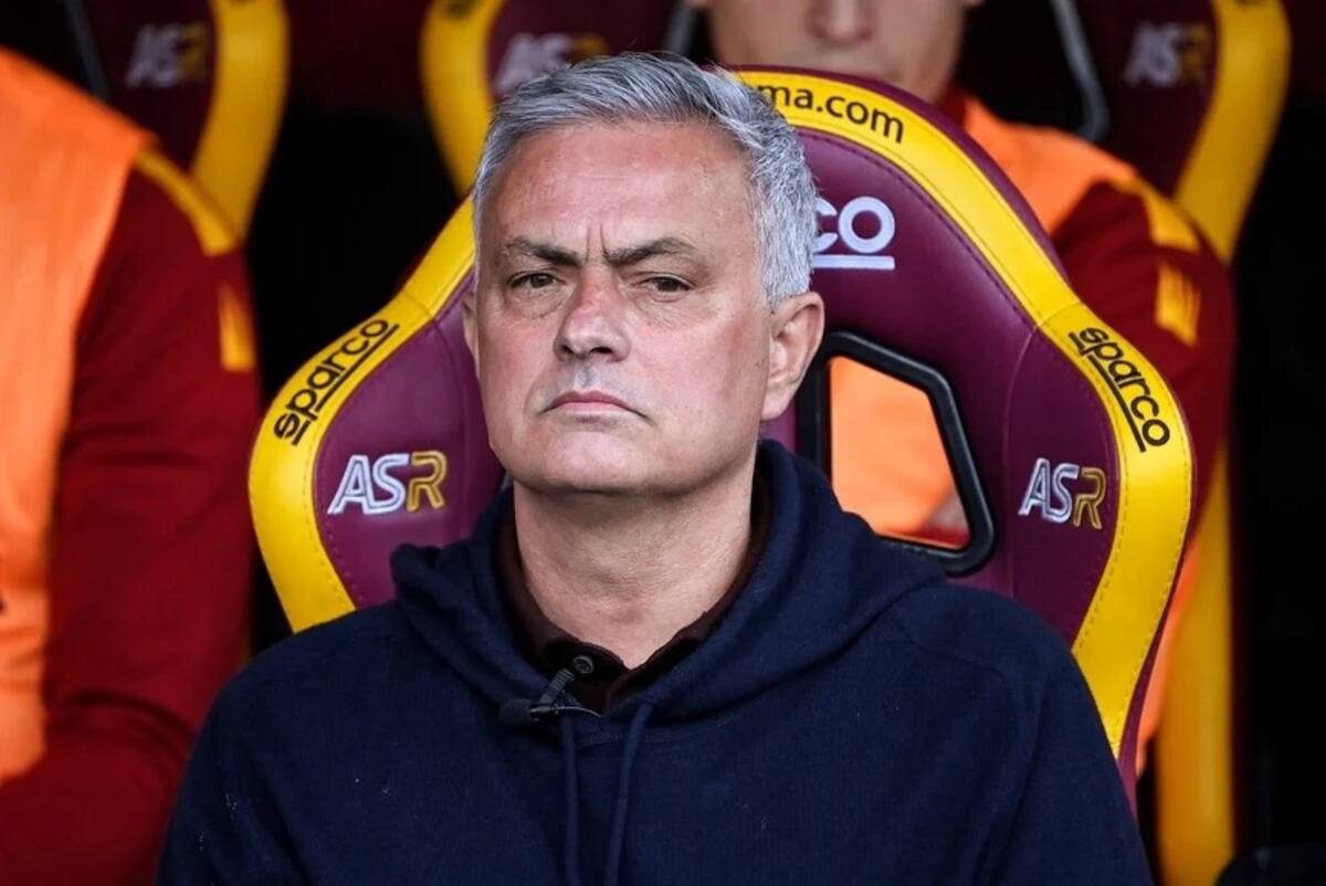 Mourinho sería el que llevaría mano para dirigir al PSG. (@ASRoma)