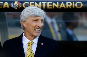 Ganó tres mundiales, dejó huella en Colo Colo y ahora le ofrecieron entrenar a la Selección de Perú