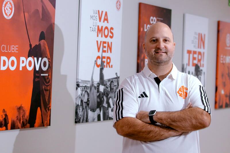 El vicepresidente del Inter no le cerró las puertas a Eduardo Vargas.