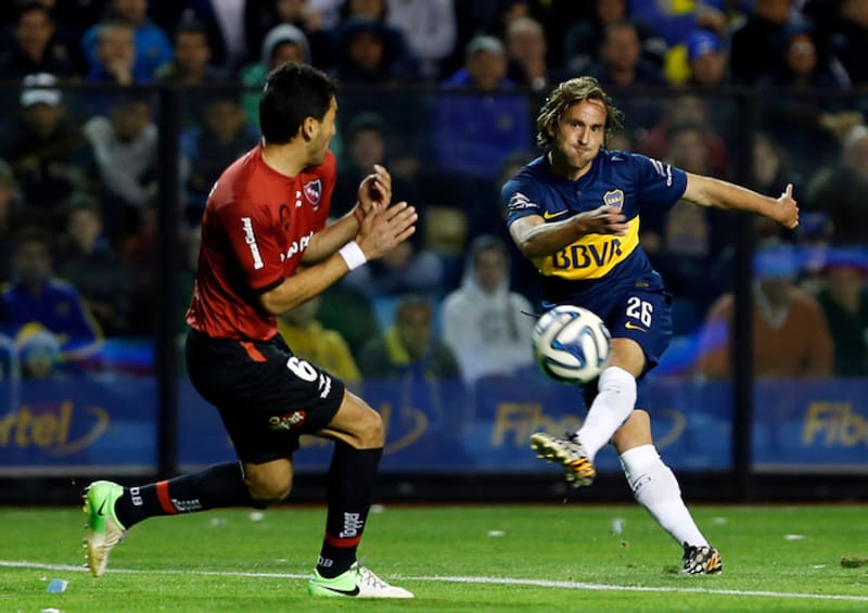 José Pedro Fuenzalida jugando por Boca, donde ganó dos títulos.