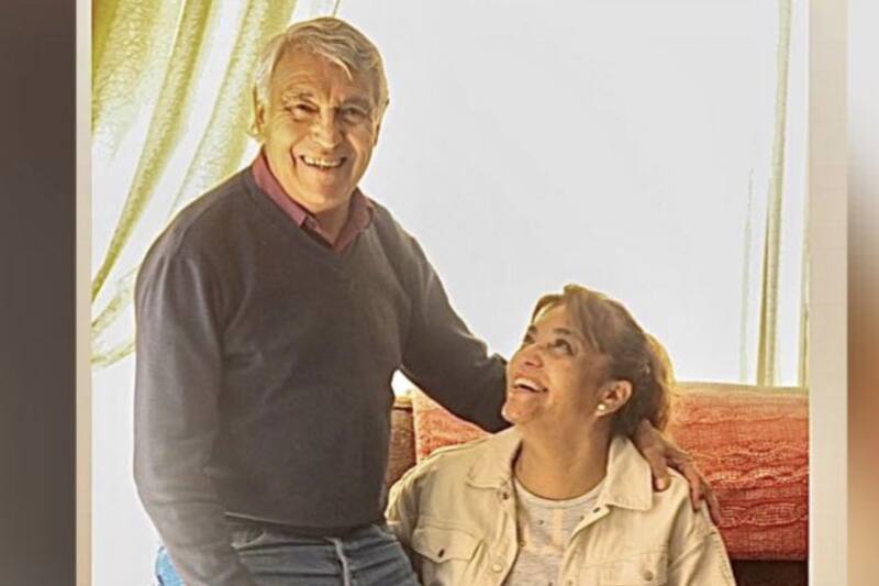 Foto del recuerdo del fallecido entrenador junto a su hija. Foto: Twitter.