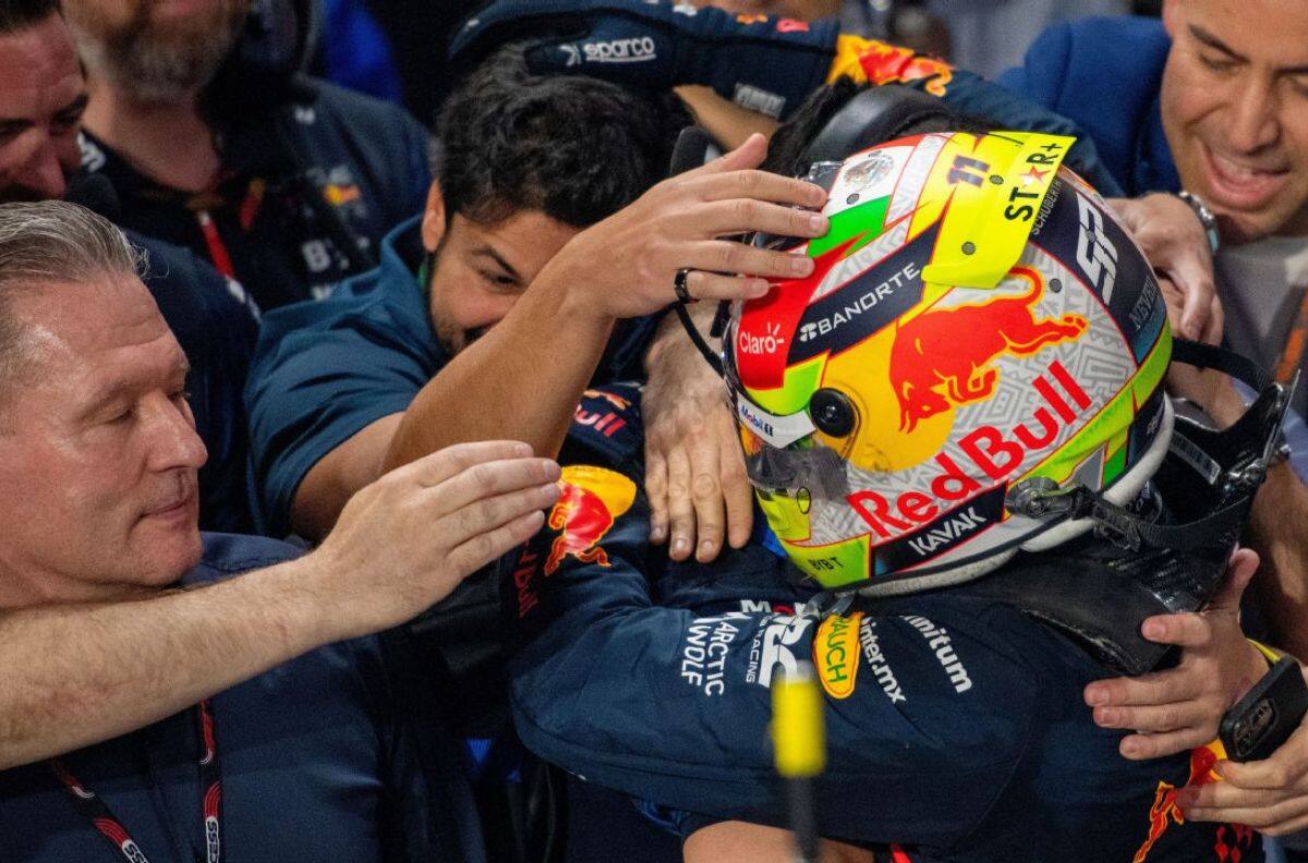 Papá de Max Verstappen arremete contra Checo Pérez: “No tiene la oportunidad de ganar tan a menudo”