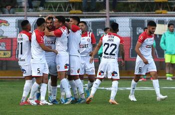 Jugador formado en Colo Colo y la UC fue figura en la Liguilla de Primera B y lanzó un dardo a su técnico: “Me quedé callado”