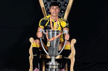 “Es un sueño hecho realidad”: Fue campeón con Coquimbo, tiene doble nacionalidad y firmó su primer contrato profesional