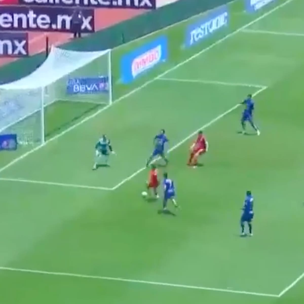 VIDEO | El mejor chileno en México: Josué Ovalle sigue intratable y se luce con otro golazo para Mazatlán