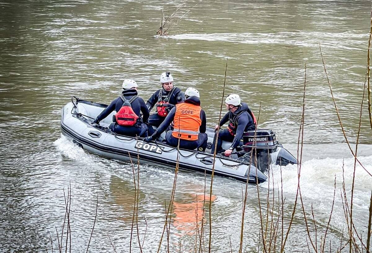 Las labores de búsqueda se han concentrado en la zona del río Taboleo. Foto: Municipalidad de Nacimiento.
