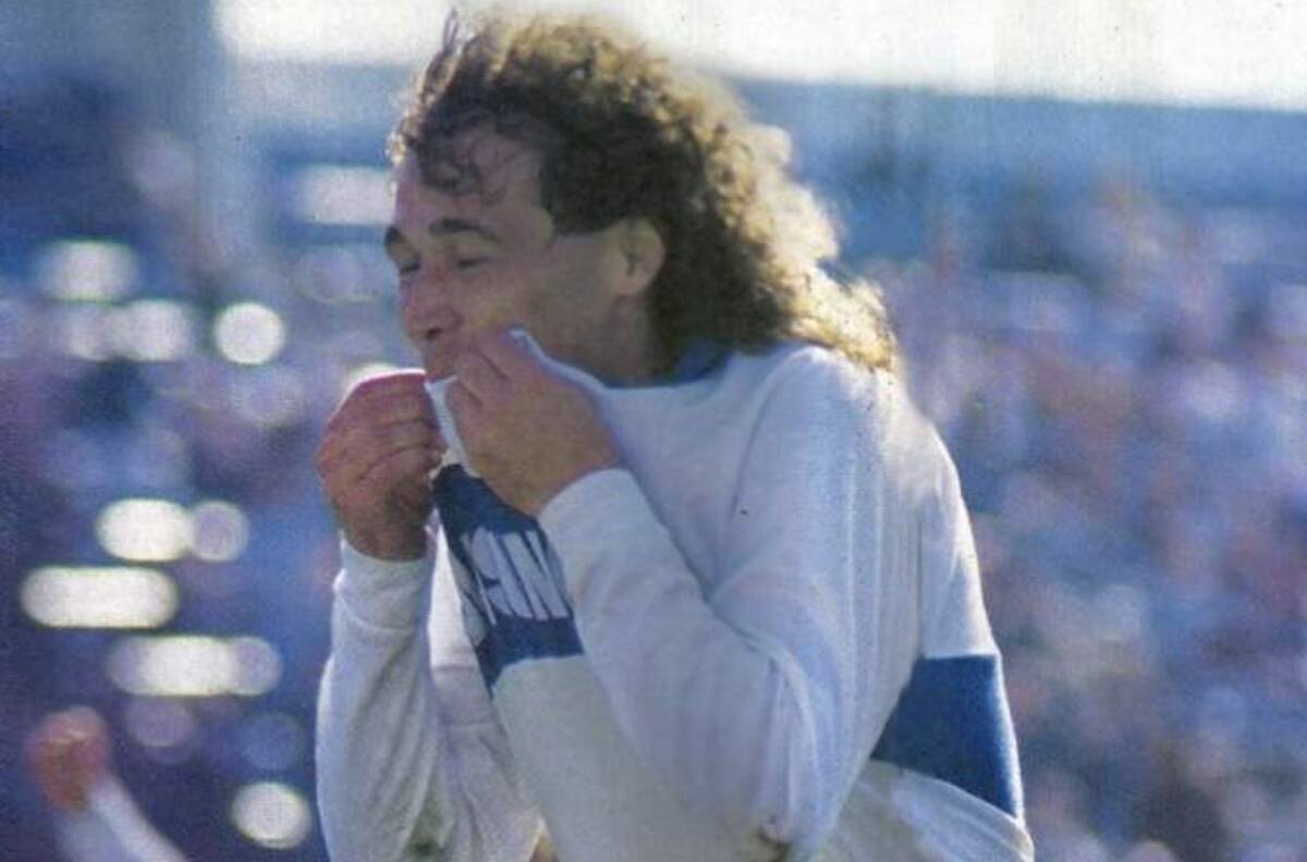 “Ojalá hubiese tenido un poquito más de cerebro, no haber pensado en 20 mil dólares más y me quedaba en Católica”