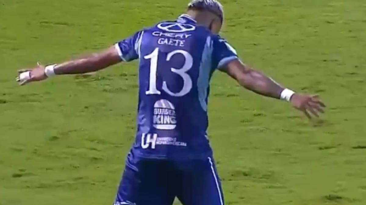 VIDEO | Celebró como CR7: Juan Carlos Gaete ratifica su buen momento con un doblete en Costa Rica