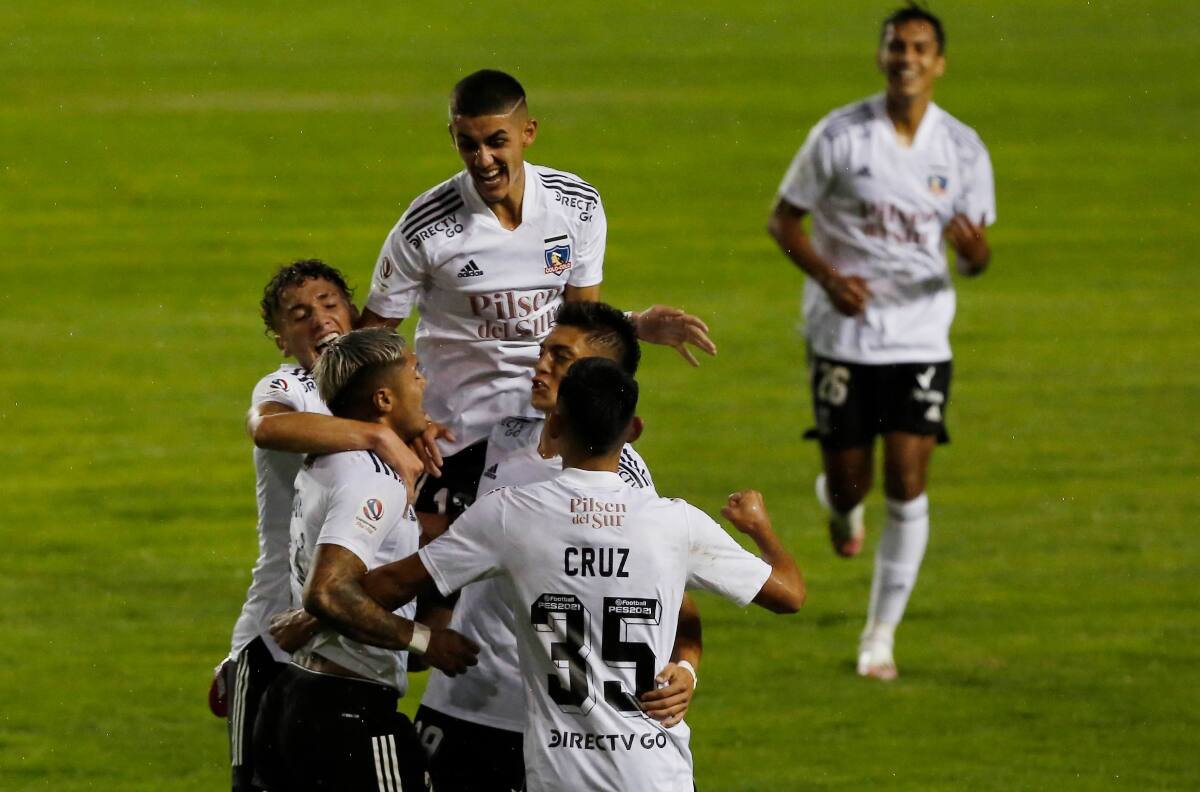 Complicado panorama: los 2 jugadores de Colo Colo que están a un paso de descender en el fútbol chileno