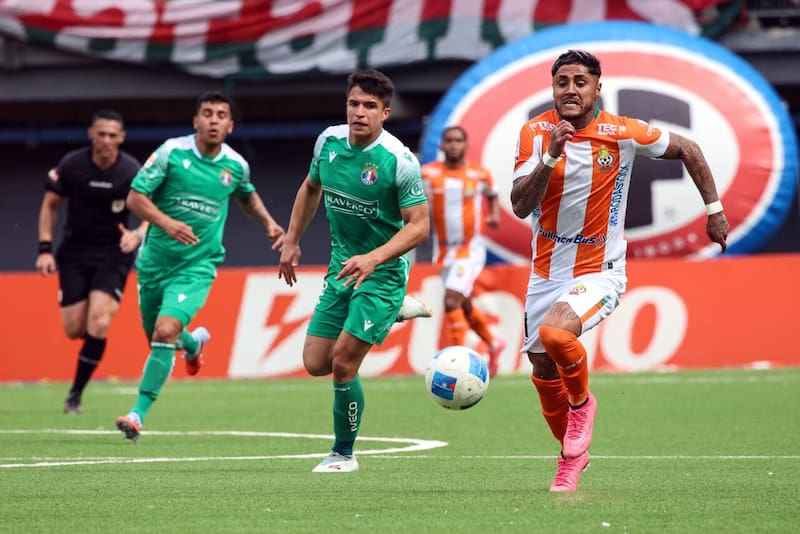 El jugador partirá al fútbol de Costa Rica. Foto: Agencia Aton.