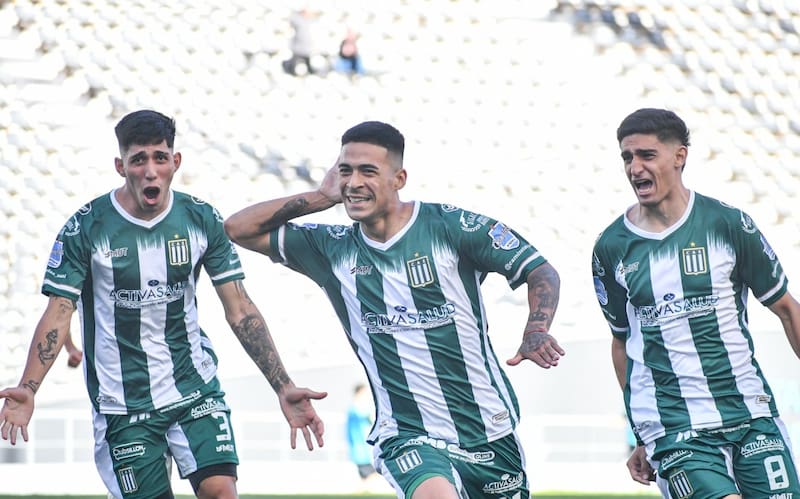 es hermano de Leandro Fernández.