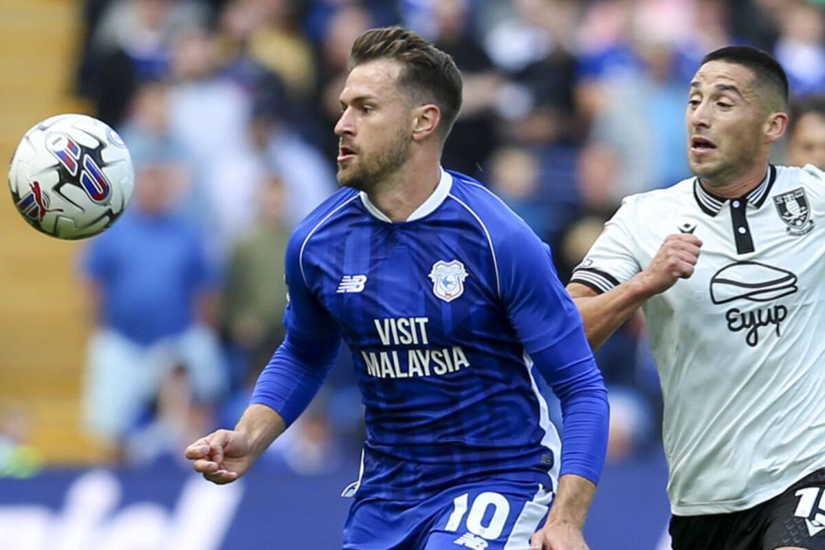 El futbolista chileno no pudo impedir la nueva derrota del Sheffield Wednesday de visita ante Cardiff City.