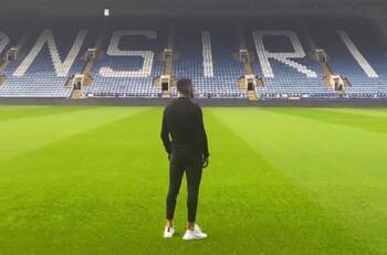 VIDEO | Juan Delgado quedó maravillado al conocer el mítico estadio Hillsborough
