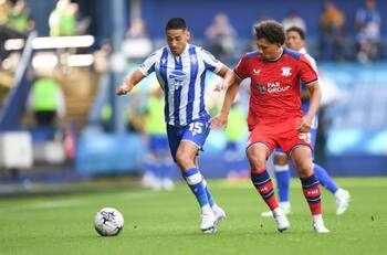 “Una amenaza por la banda derecha”: Juan Delgado se lleva todos los elogios en Inglaterra